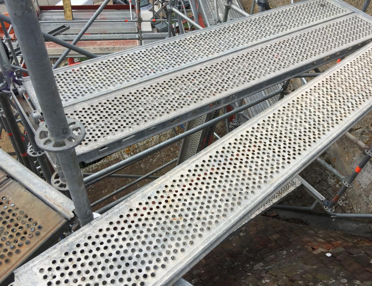 Chute dun échafaudage : lentrepreneur de BTP fautif, est-il coupable ?